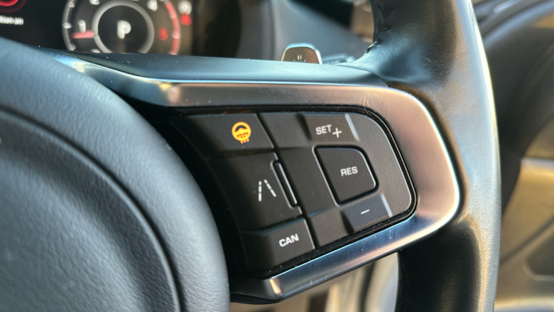 Jaguar F-Pace 2.0d [180] Chequered Flag 5dr Auto AWD Diesel Estate